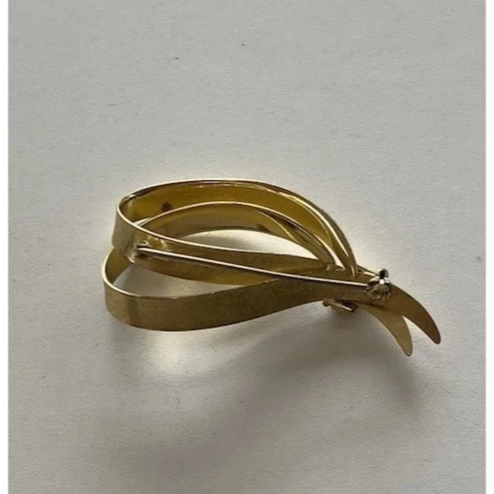 Vintage Gold Twisted Rope Duab Bow Brooch Pin Women’s Gold Tone Lightweight 80’s